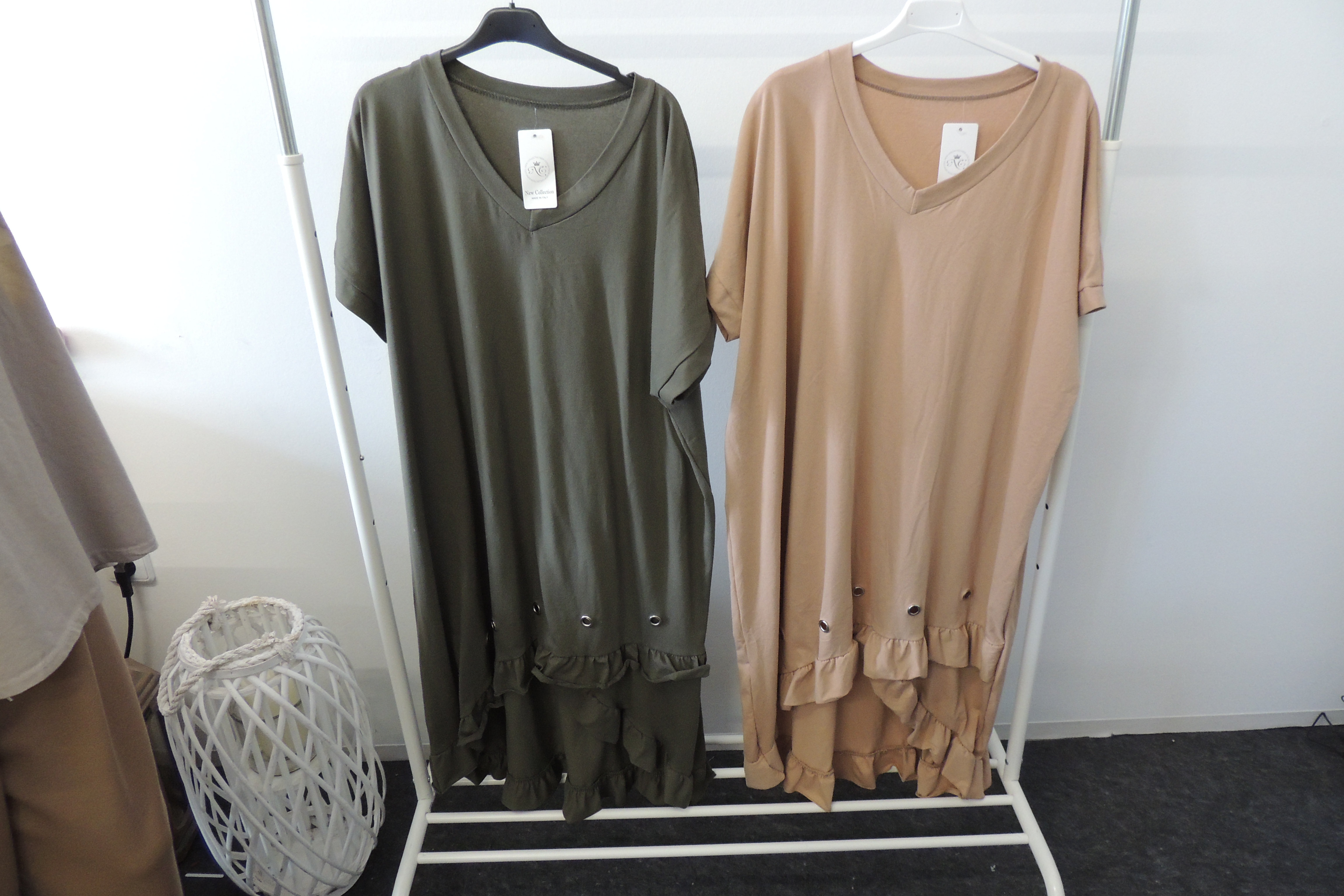 Kleid Sommerkleid Hängerchen Shirt Tunika Öse Asymetr Made Italy 46,48,50