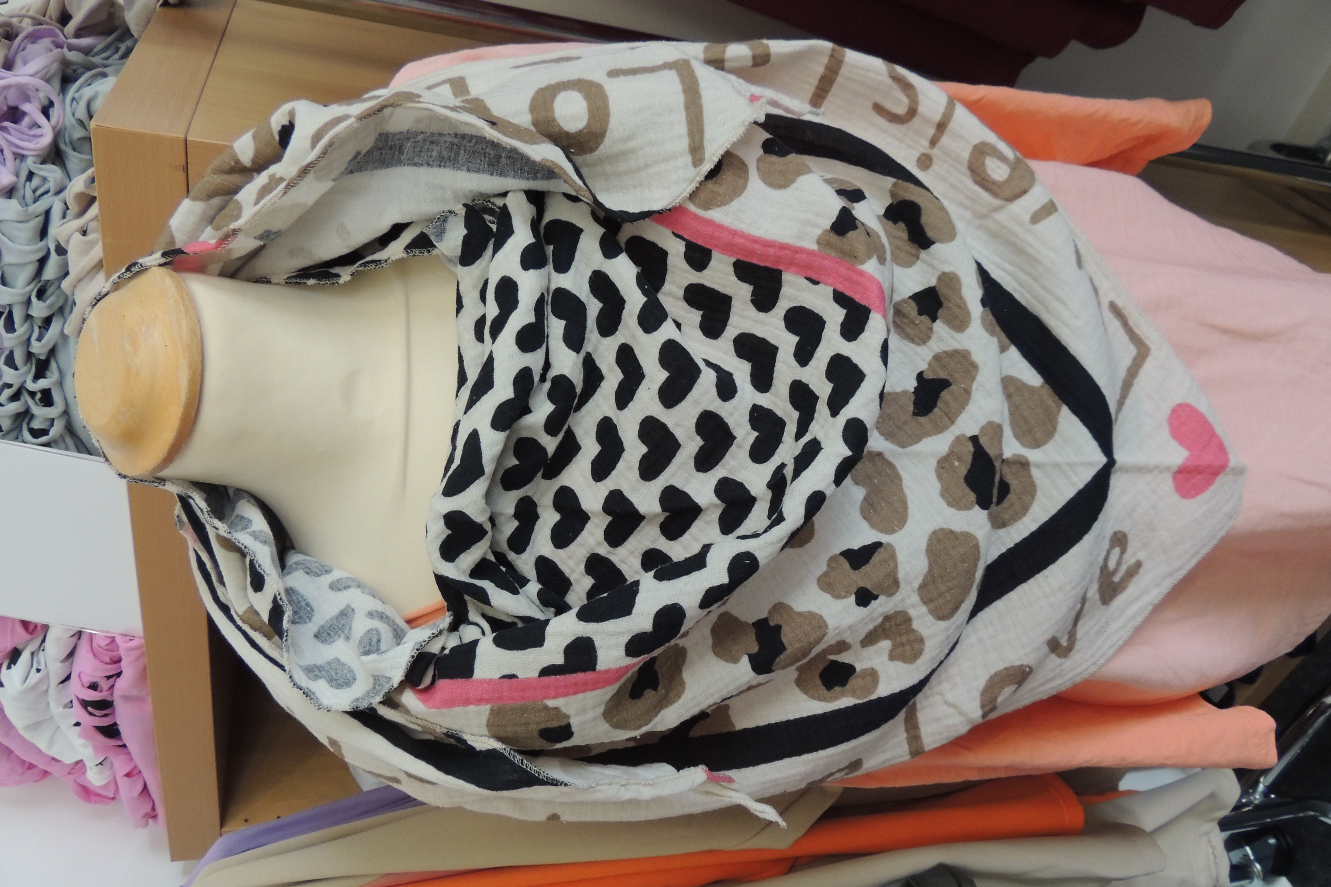 Dreieckstuch Tuch Schal Stola Leo Musselin Love groß XXL weich Made in Italy Kopie