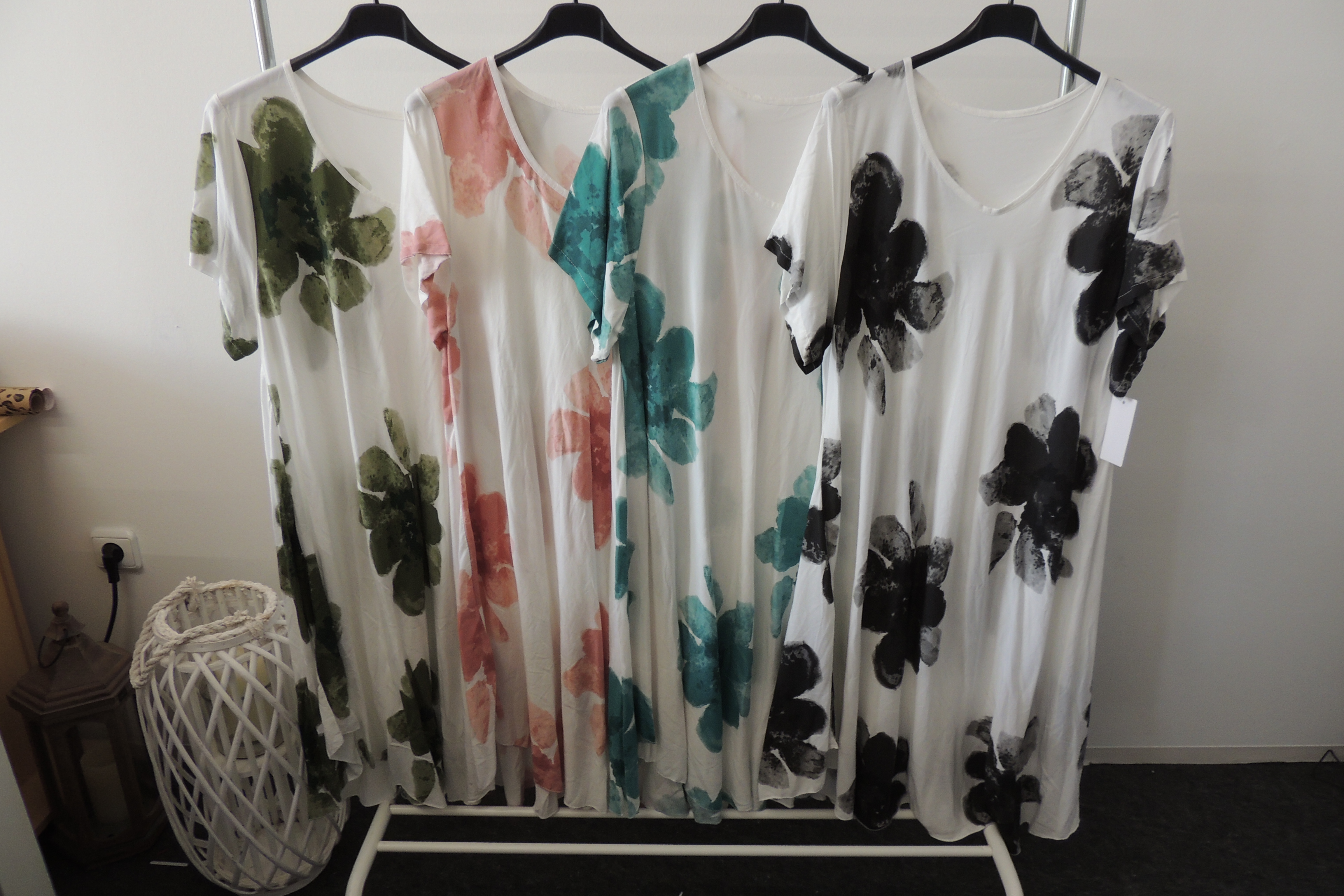 Kleid Sommerkleid Hängerchen Shirt Batik Blume Made in Italy46,48,kl50
