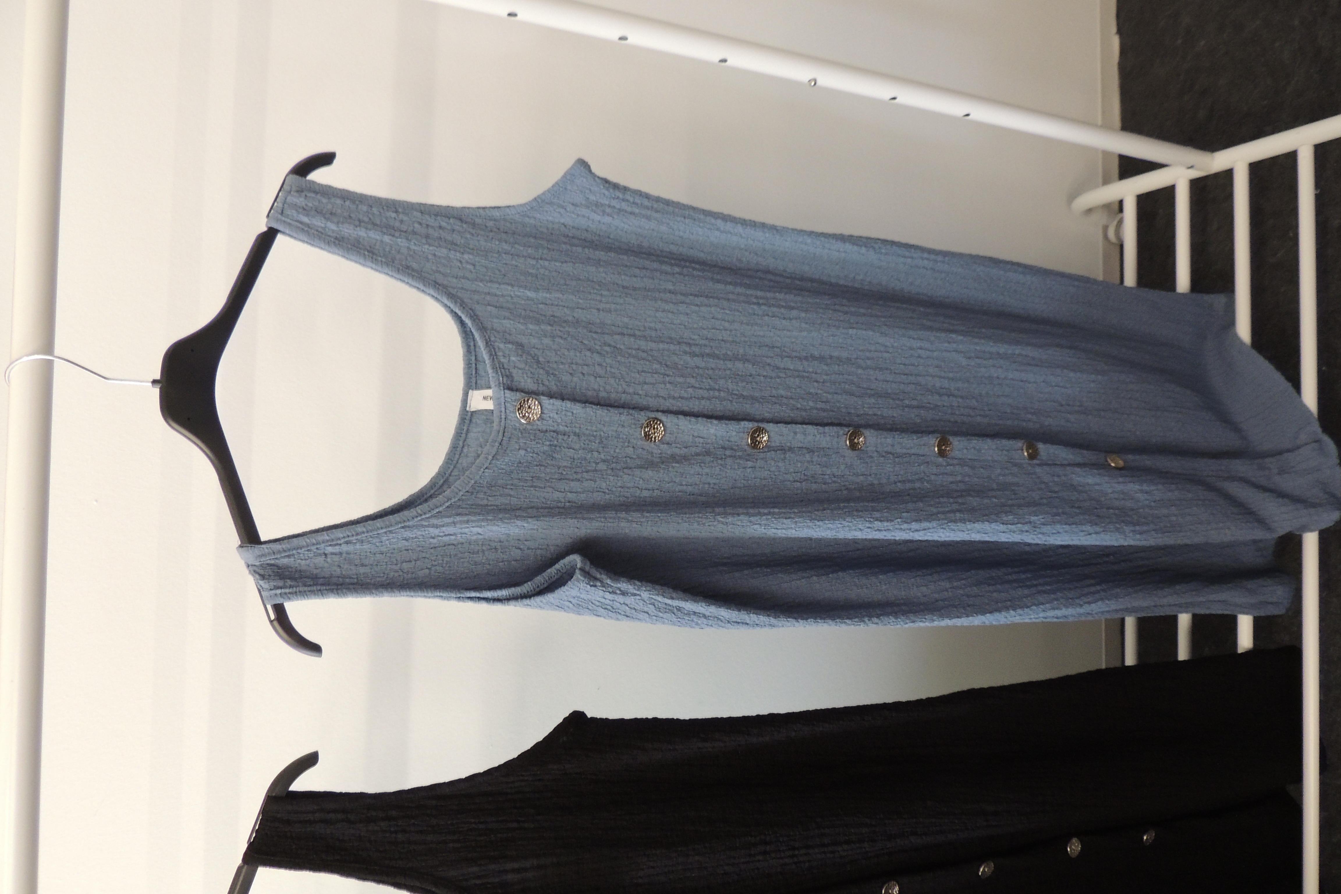 Kleid Sommerkleid Hängerchen Shirt Waffeloptik Knopfleiste Made in Italy 42,44,46